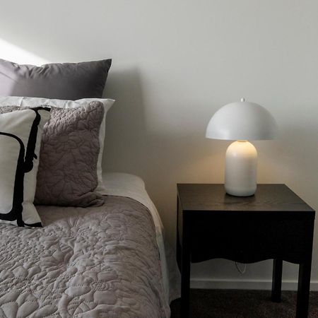 Luxury 2 Bed Townhome In Cbd كريستتشيرش المظهر الخارجي الصورة