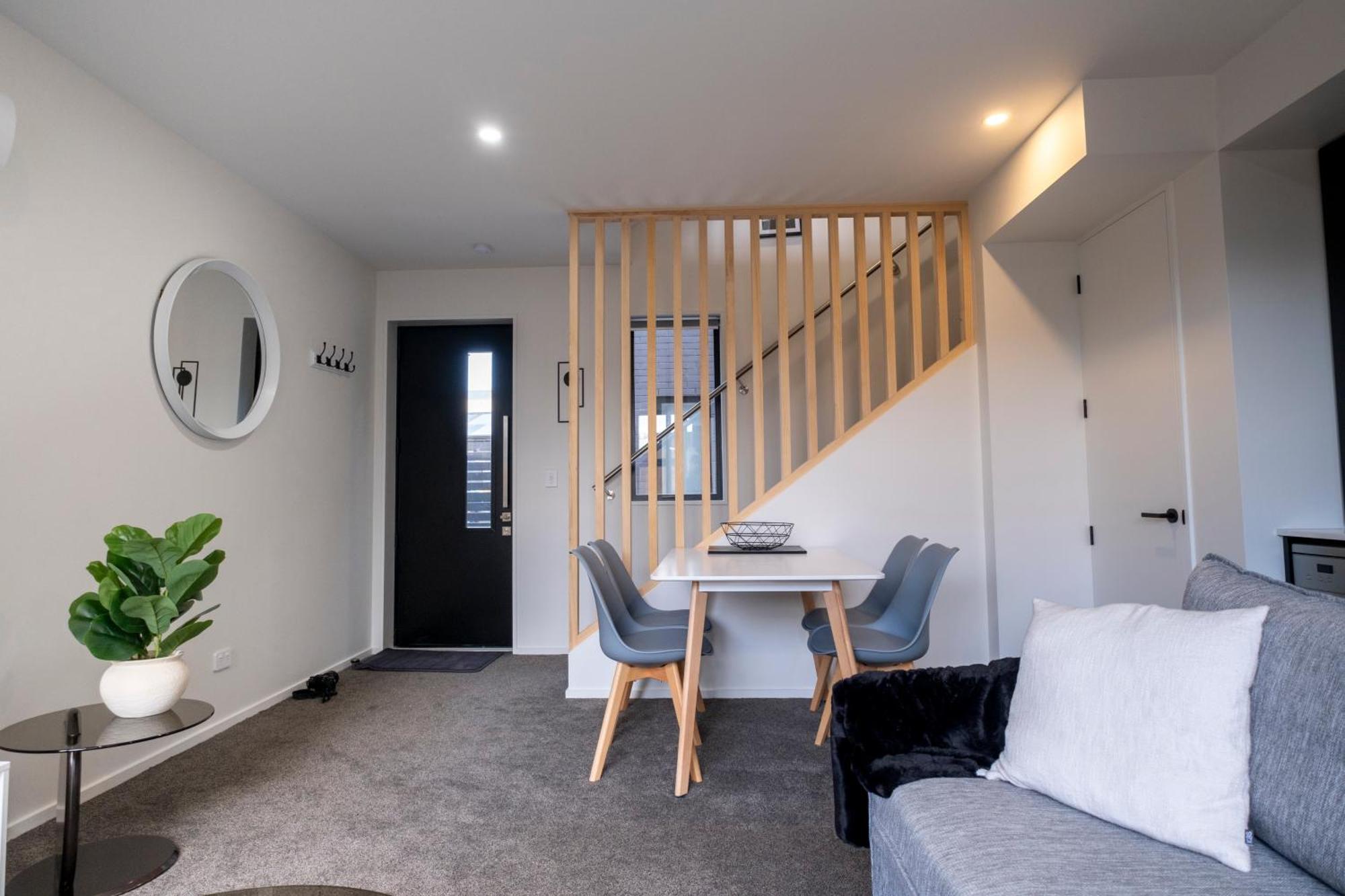 Luxury 2 Bed Townhome In Cbd كريستتشيرش المظهر الخارجي الصورة