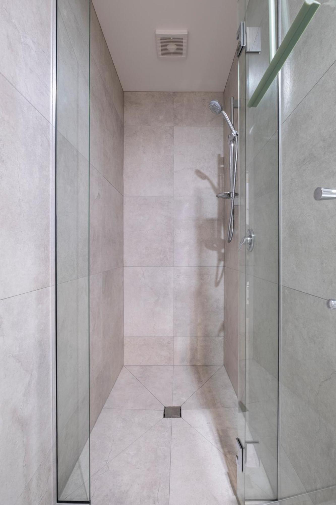Luxury 2 Bed Townhome In Cbd كريستتشيرش المظهر الخارجي الصورة