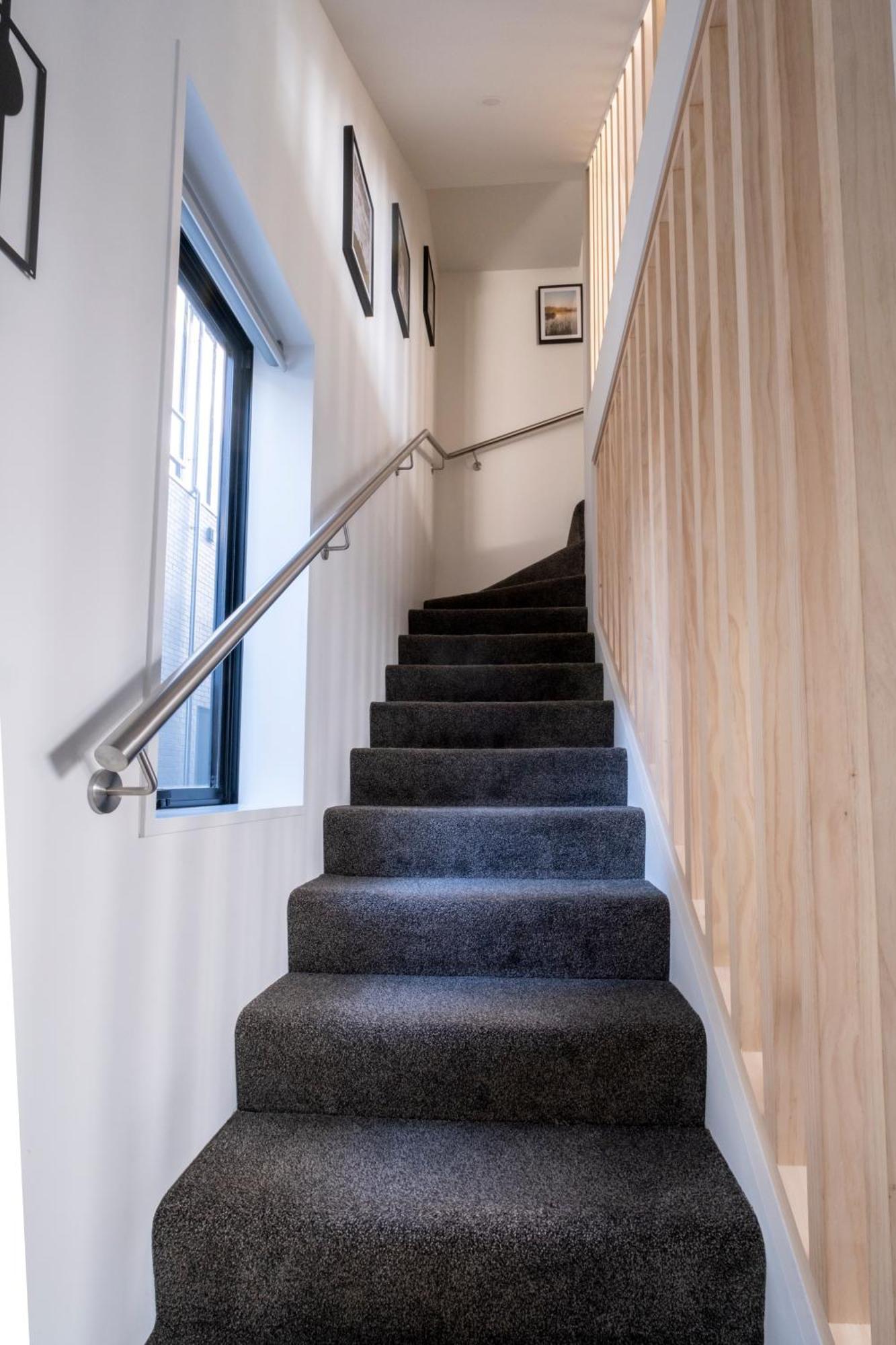 Luxury 2 Bed Townhome In Cbd كريستتشيرش المظهر الخارجي الصورة