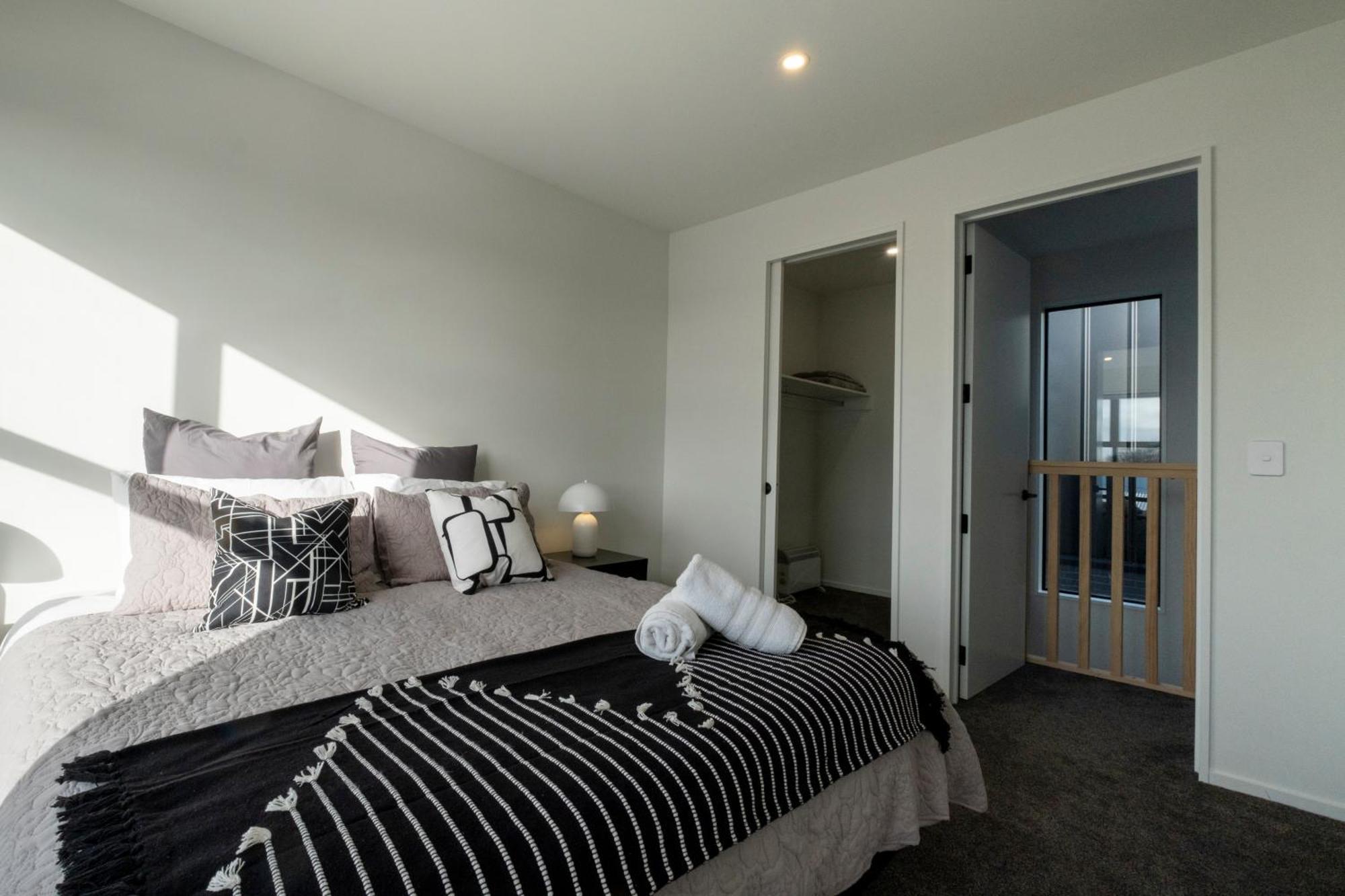 Luxury 2 Bed Townhome In Cbd كريستتشيرش المظهر الخارجي الصورة