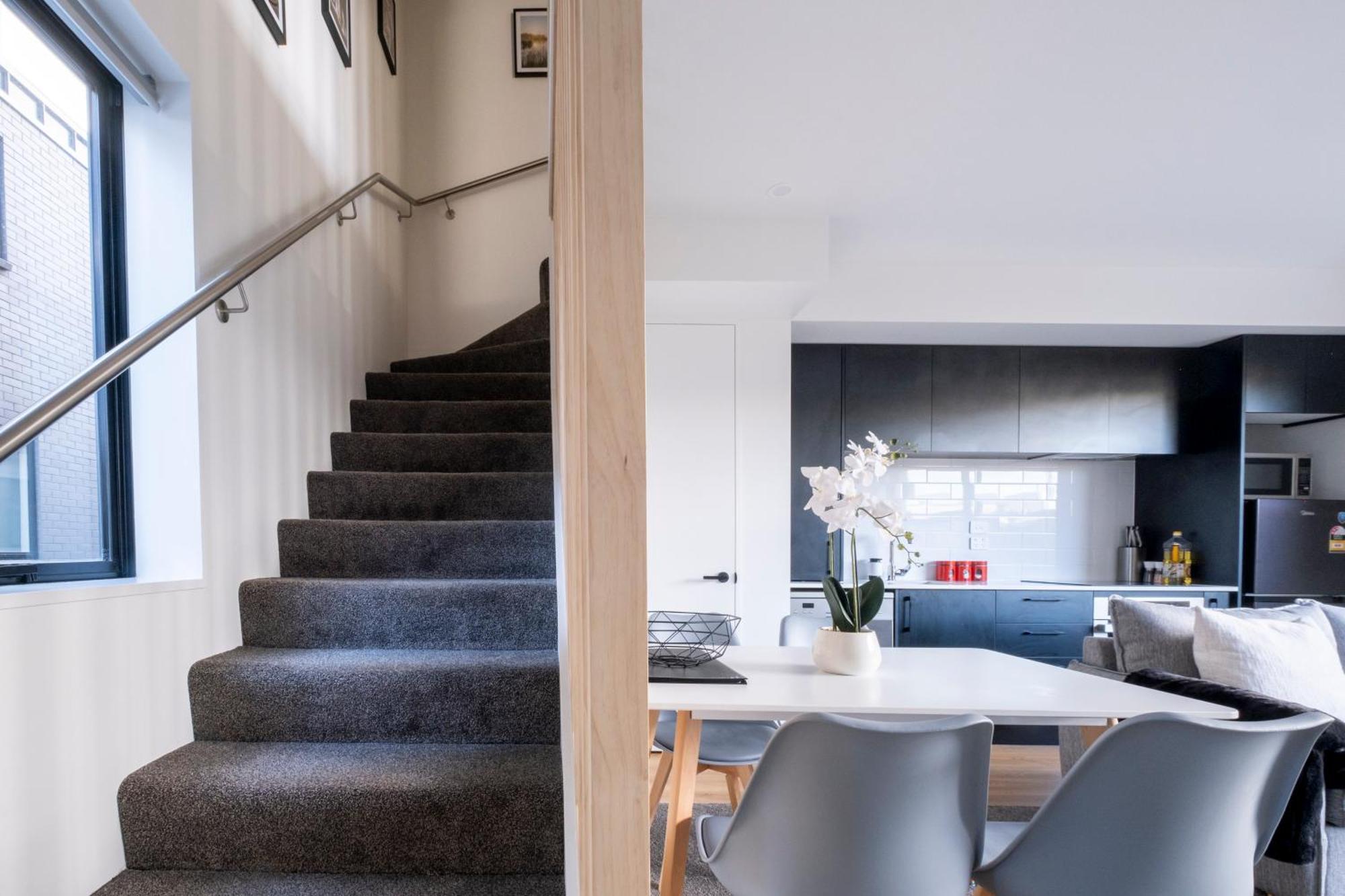 Luxury 2 Bed Townhome In Cbd كريستتشيرش المظهر الخارجي الصورة